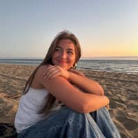 Sitter Profile Image: Ellie B.