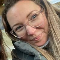 Sitter Profile Image: Laura K.