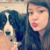 Sitter Profile Image: Anna Julia P.