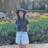 Sitter Profile Image: Julia G.