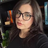 Sitter Profile Image: Riley L.