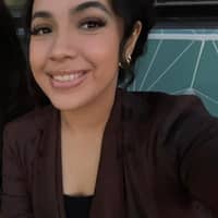 Sitter Profile Image: Alyssa V.