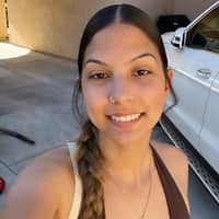 Sitter Profile Image: April G.