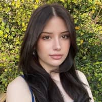 Sitter Profile Image: Lucy R.