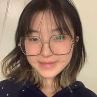 Sitter Profile Image: Lin Y.