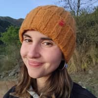 Sitter Profile Image: Isabel F.