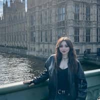 Sitter Profile Image: lucia l.