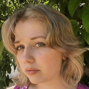 Sitter Profile Image: Laurel C.