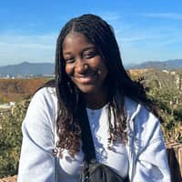 Sitter Profile Image: Damilola K.