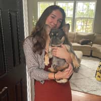 Sitter Profile Image: Isabella S.