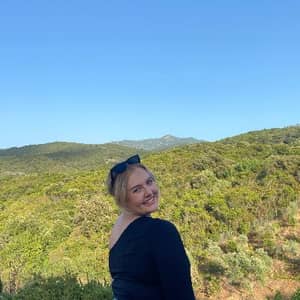 Sitter Profile Image: Lina S.