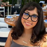 Sitter Profile Image: Samantha S.