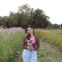 Sitter Profile Image: Lizbeth D.