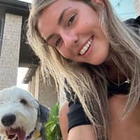 Sitter Profile Image: abigail l.