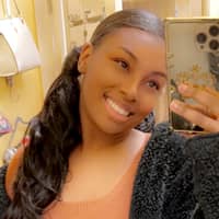 Sitter Profile Image: Leeandra D.