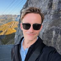 Sitter Profile Image: Dennis Q.