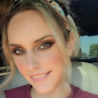 Sitter Profile Image: KIERSTIN S.