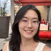 Sitter Profile Image: Xiaohang Z.