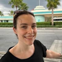 Sitter Profile Image: Laura C.