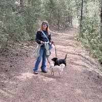 Sitter Profile Image: Laurie R.