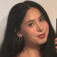 Sitter Profile Image: Victoria R.