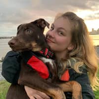 Sitter Profile Image: Hannah W.