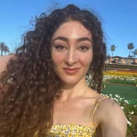 Sitter Profile Image: Laura G.