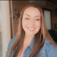 Sitter Profile Image: Laura P.