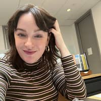 Sitter Profile Image: Laura H.