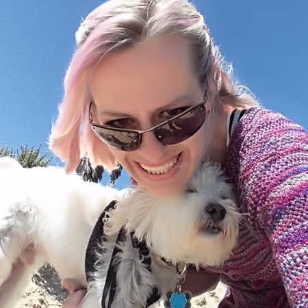 Sitter Profile Image: Laura H.