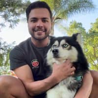 Sitter Profile Image: Giovanni R.