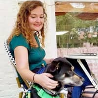 Sitter Profile Image: Laura B.