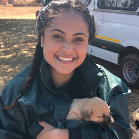 Sitter Profile Image: Laura B.