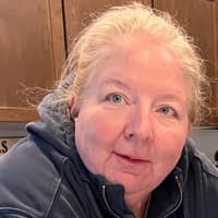 Sitter Profile Image: Julie E.