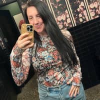 Sitter Profile Image: Holly B.