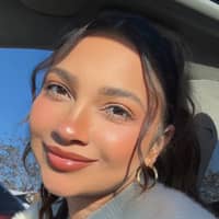 Sitter Profile Image: Mariah V.