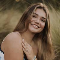 Sitter Profile Image: Isabella T.