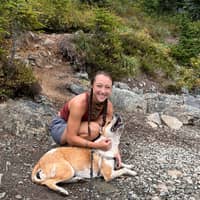 Sitter Profile Image: Elise D.