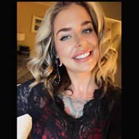 Sitter Profile Image: Laurel S.