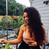 Sitter Profile Image: Hanna K.