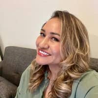 Sitter Profile Image: Angela L.