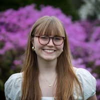 Sitter Profile Image: Suzanne V.