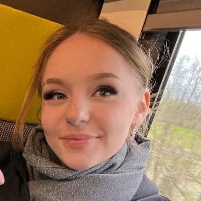 Sitter Profile Image: Romane H.