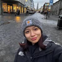 Sitter Profile Image: Laura M.