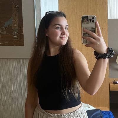 Sitter Profile Image: Tina T.