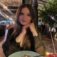 Sitter Profile Image: Lara D.