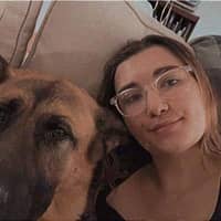 Sitter Profile Image: Zoey F.