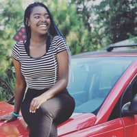 Sitter Profile Image: Taryn H.