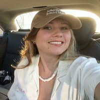 Sitter Profile Image: Christina S.