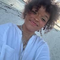 Sitter Profile Image: Lily A.